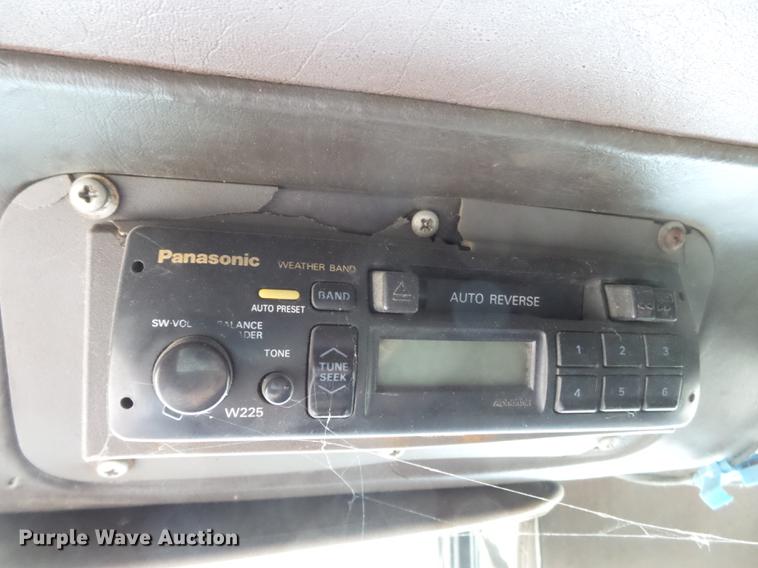 image for item DA2389 1994 International 9400 fertilizer tender truck