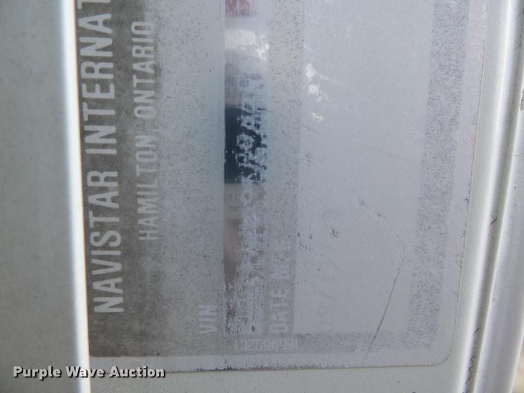 image for item DA2389 1994 International 9400 fertilizer tender truck