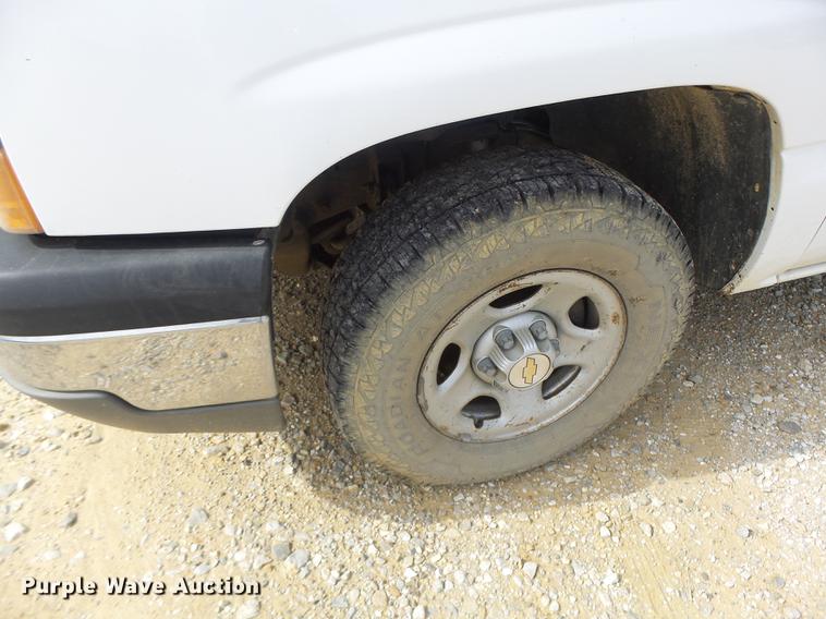 image for item DB1484 2003 Chevrolet Silverado 1500 pickup truck