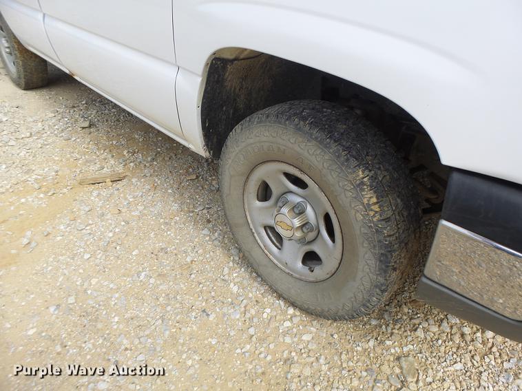 image for item DB1484 2003 Chevrolet Silverado 1500 pickup truck