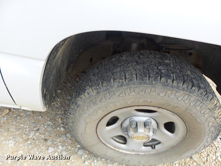 image for item DB1484 2003 Chevrolet Silverado 1500 pickup truck