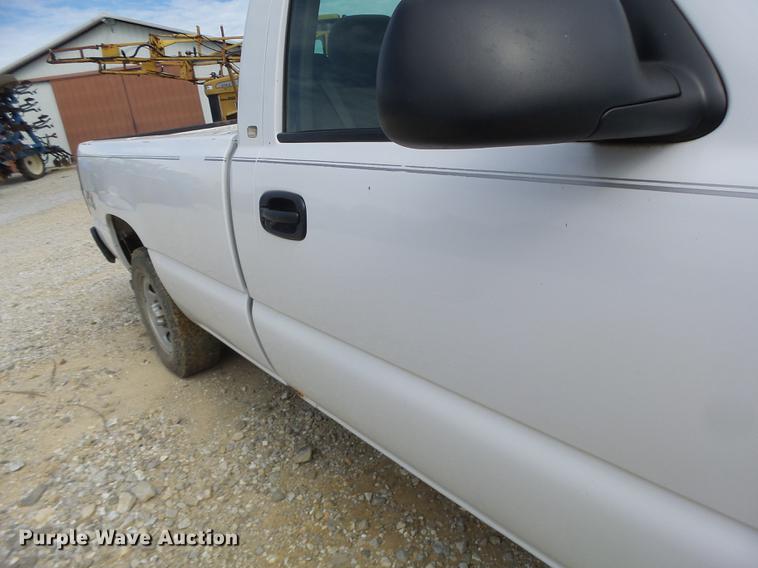 image for item DB1484 2003 Chevrolet Silverado 1500 pickup truck