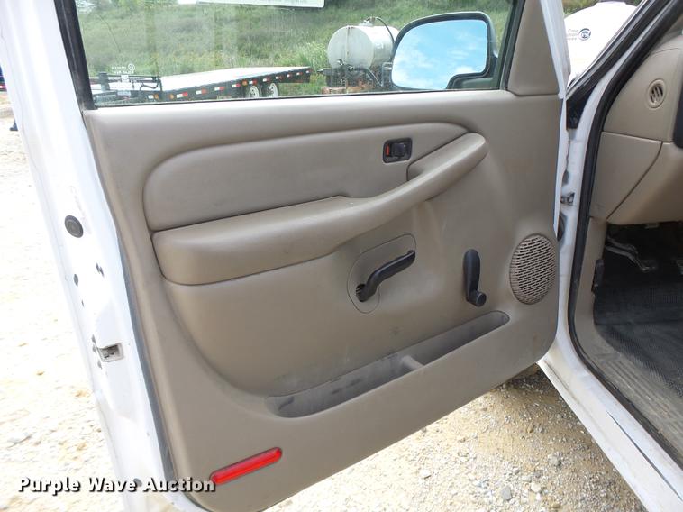 image for item DB1484 2003 Chevrolet Silverado 1500 pickup truck