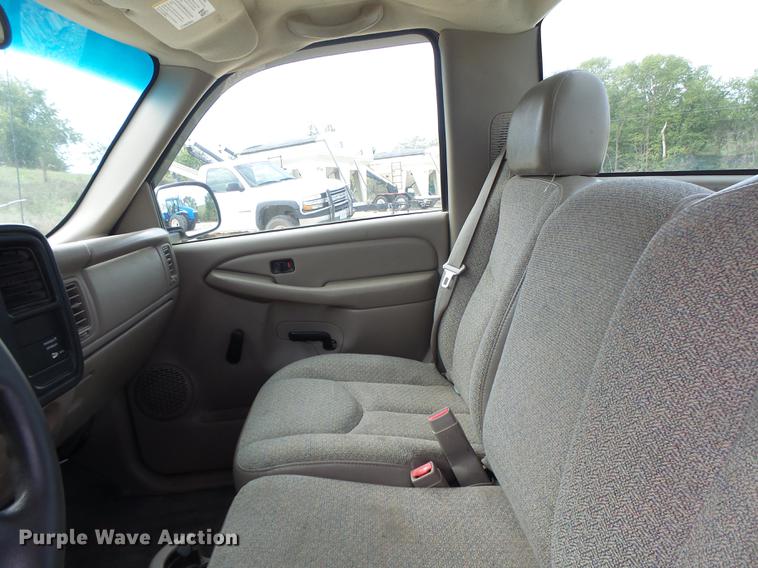 image for item DB1484 2003 Chevrolet Silverado 1500 pickup truck