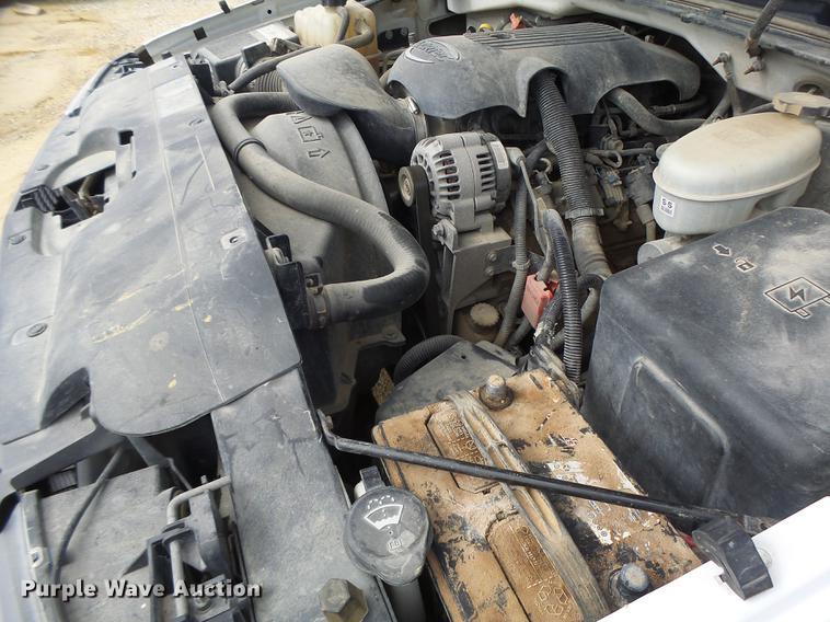 image for item DB1484 2003 Chevrolet Silverado 1500 pickup truck