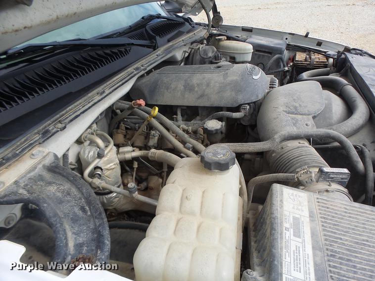 image for item DB1484 2003 Chevrolet Silverado 1500 pickup truck