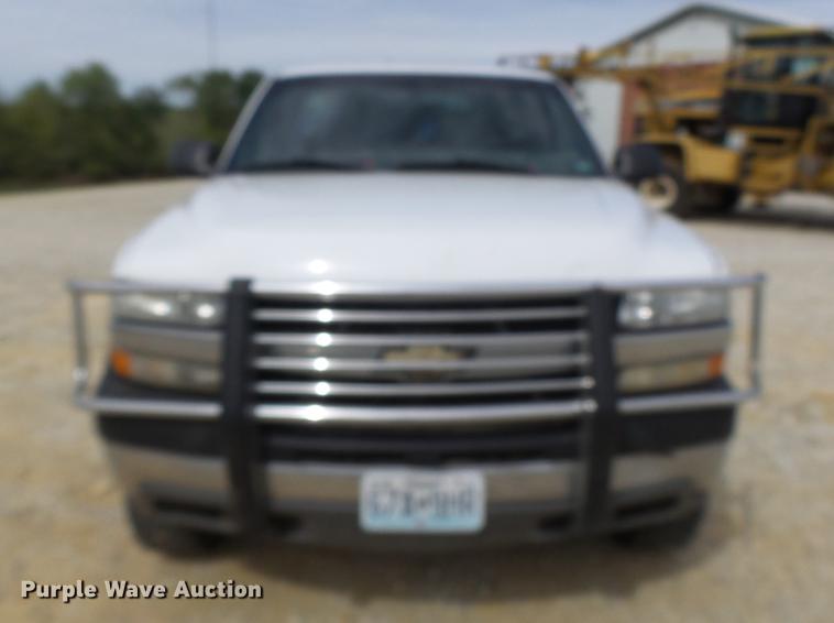 image for item DB1485 2002 Chevrolet Silverado 2500HD pickup truck