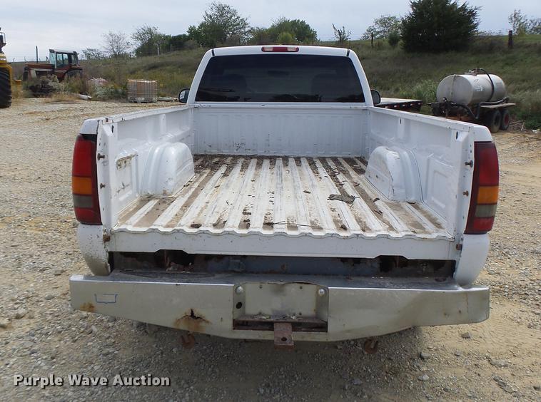 image for item DB1485 2002 Chevrolet Silverado 2500HD pickup truck