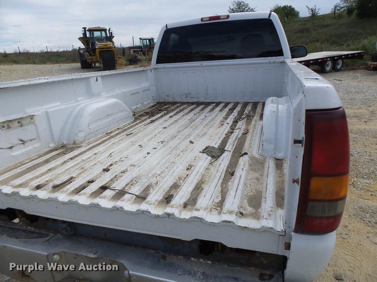 image for item DB1485 2002 Chevrolet Silverado 2500HD pickup truck