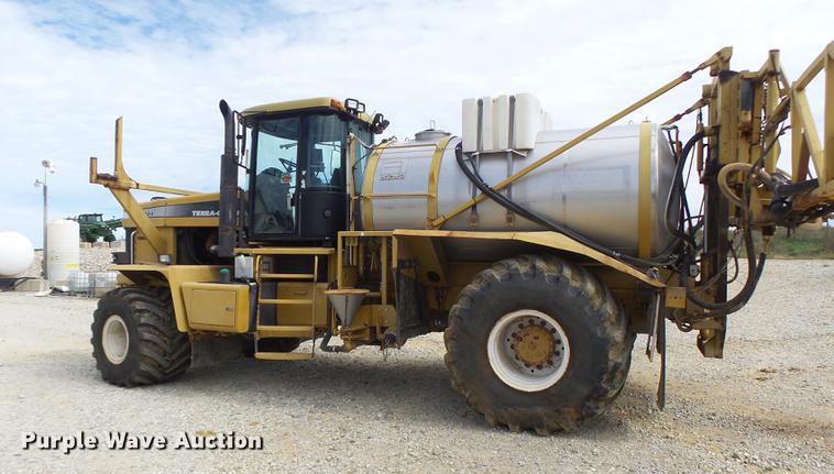 image for item DB1486 Ag-Chem TerraGator 8104 self-propelled sprayer