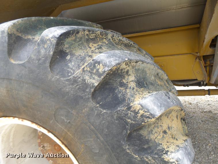 image for item DB1486 Ag-Chem TerraGator 8104 self-propelled sprayer