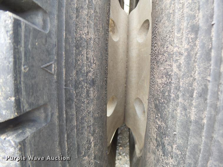 image for item DB1487 1993 International 9400 truck cab and chassis