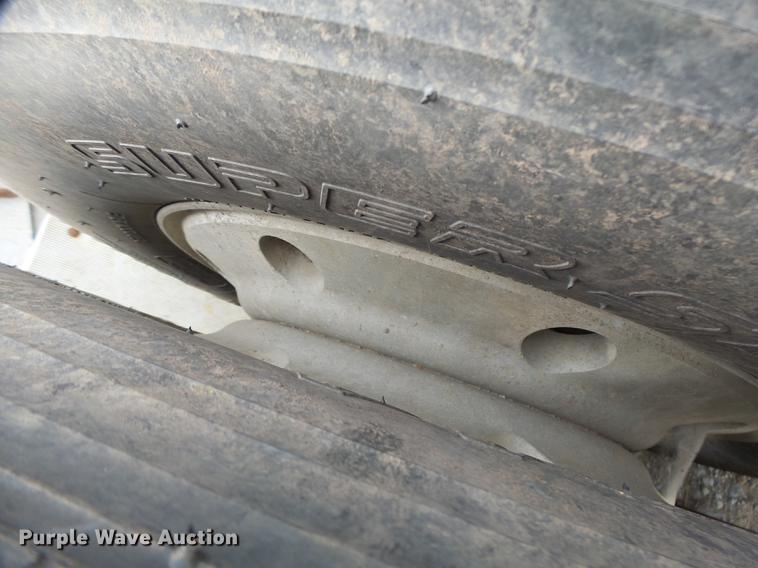 image for item DB1487 1993 International 9400 truck cab and chassis