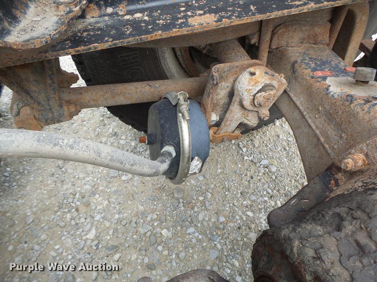 image for item DB1487 1993 International 9400 truck cab and chassis