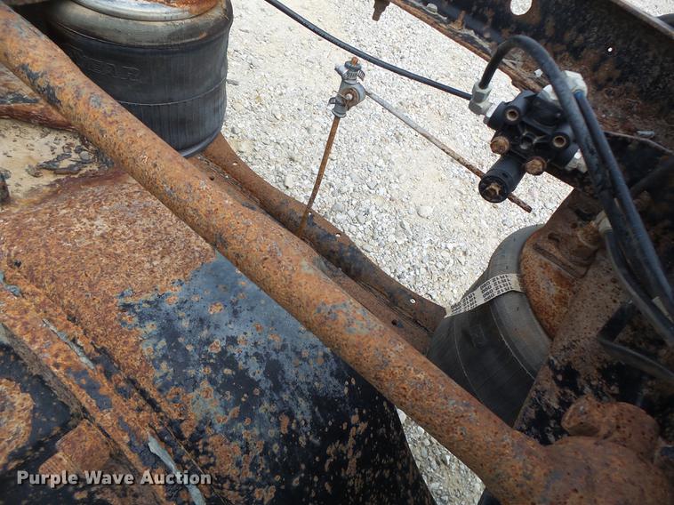 image for item DB1487 1993 International 9400 truck cab and chassis