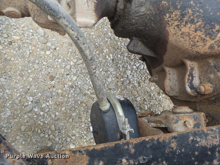 image for item DB1487 1993 International 9400 truck cab and chassis