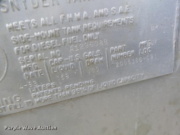 image for item DB1487 1993 International 9400 truck cab and chassis