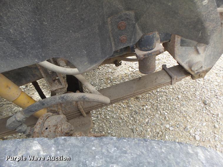 image for item DB1487 1993 International 9400 truck cab and chassis