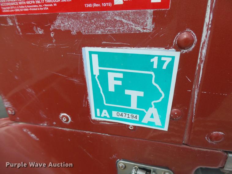 image for item DB1487 1993 International 9400 truck cab and chassis