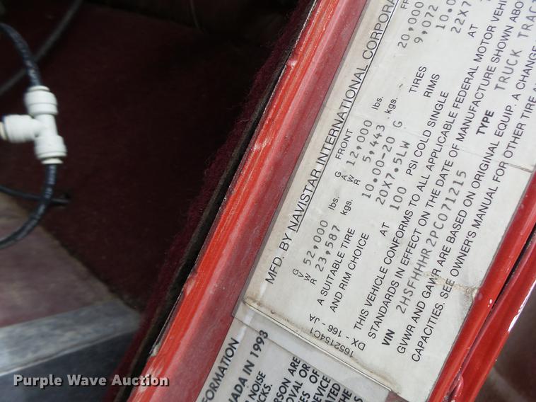 image for item DB1487 1993 International 9400 truck cab and chassis