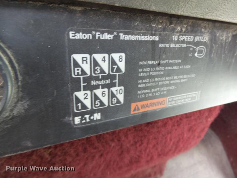 image for item DB1487 1993 International 9400 truck cab and chassis