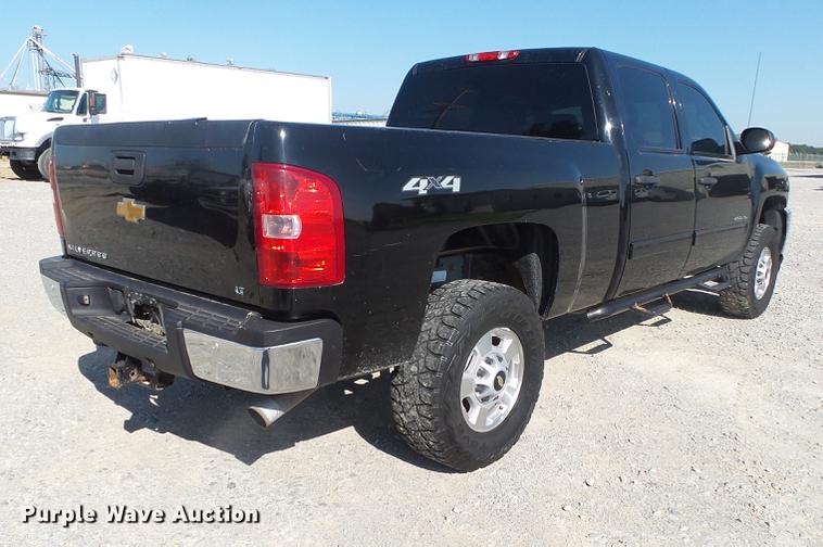 image for item DB7388 2014 Chevrolet Silverado 2500HD LT Crew Cab pickup truck
