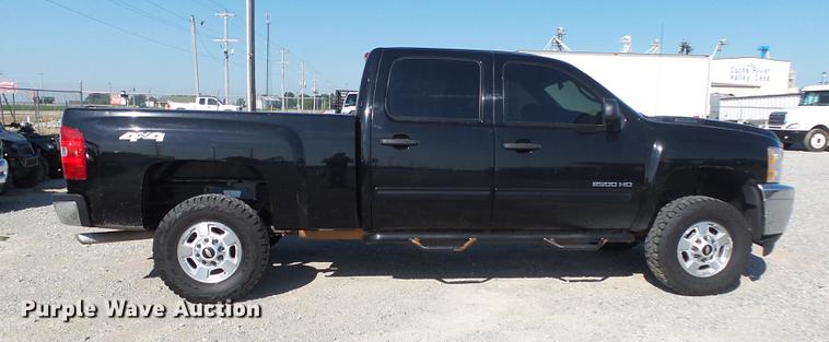 image for item DB7388 2014 Chevrolet Silverado 2500HD LT Crew Cab pickup truck