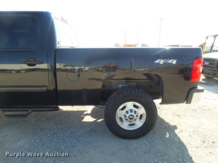 image for item DB7388 2014 Chevrolet Silverado 2500HD LT Crew Cab pickup truck