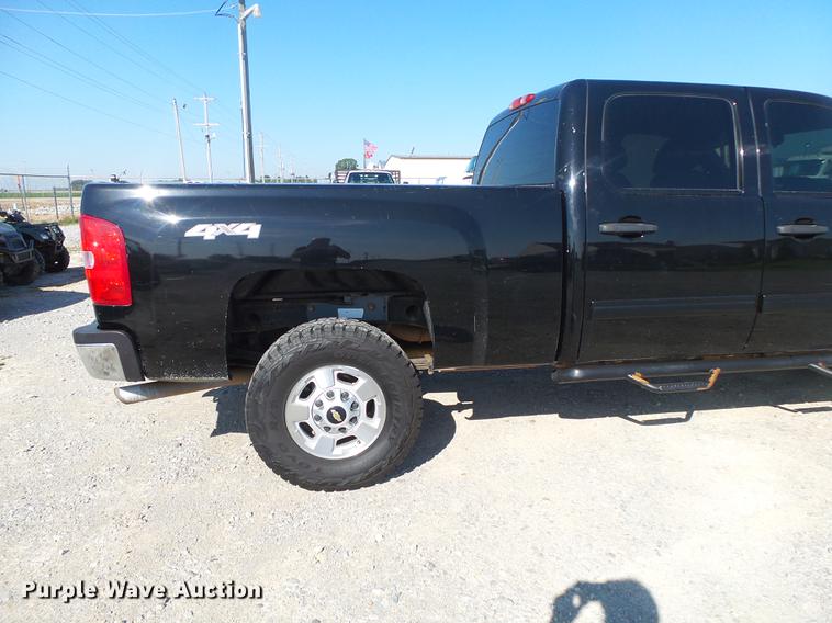 image for item DB7388 2014 Chevrolet Silverado 2500HD LT Crew Cab pickup truck