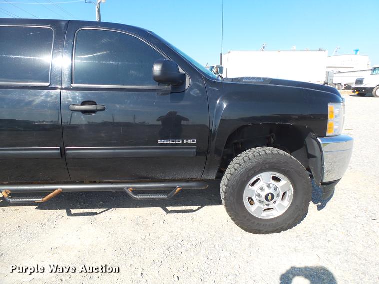 image for item DB7388 2014 Chevrolet Silverado 2500HD LT Crew Cab pickup truck