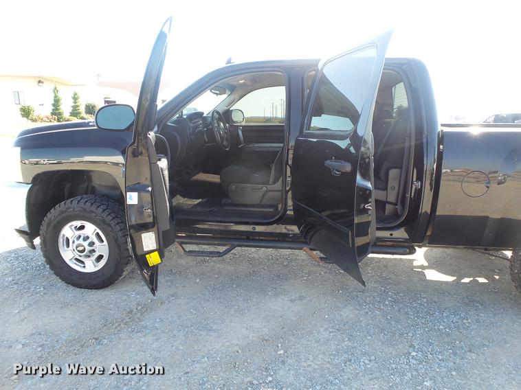 image for item DB7388 2014 Chevrolet Silverado 2500HD LT Crew Cab pickup truck