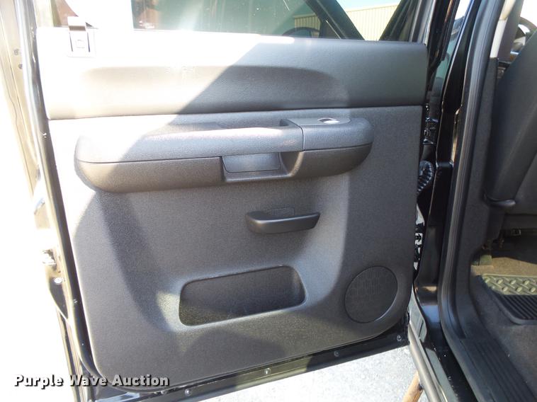 image for item DB7388 2014 Chevrolet Silverado 2500HD LT Crew Cab pickup truck