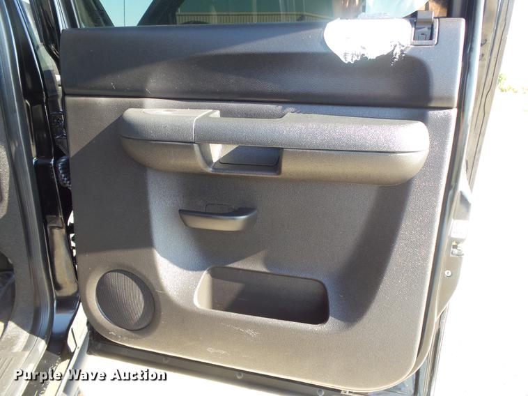 image for item DB7388 2014 Chevrolet Silverado 2500HD LT Crew Cab pickup truck