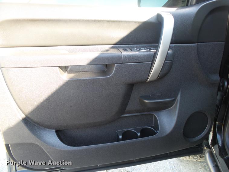 image for item DB7388 2014 Chevrolet Silverado 2500HD LT Crew Cab pickup truck