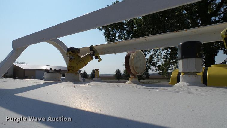 image for item DC2535 Anhydrous ammonia nurse tank