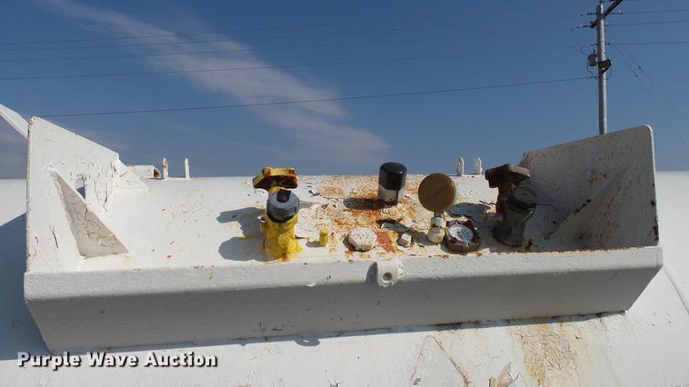 image for item DC2537 Anhydrous ammonia nurse tank