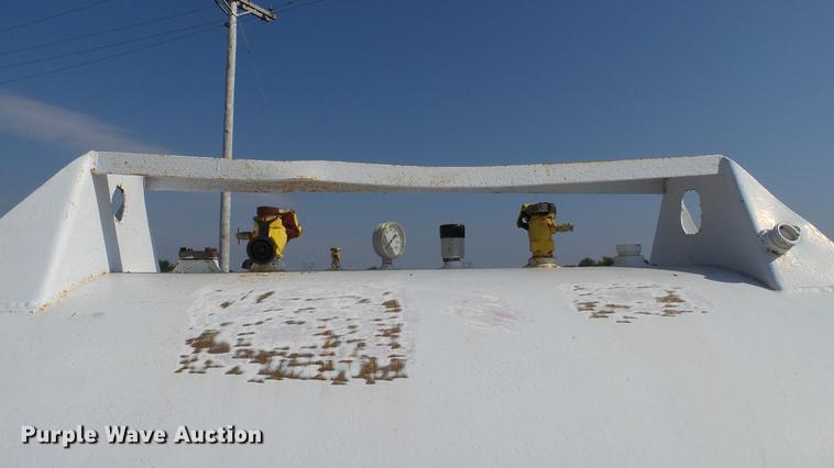 image for item DC2539 Anhydrous ammonia nurse tank