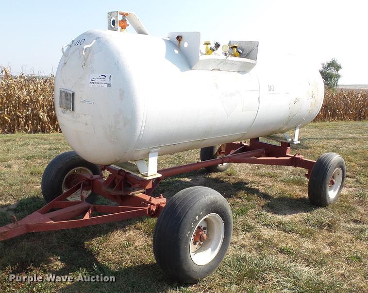 image for item DC2540 Anhydrous ammonia nurse tank