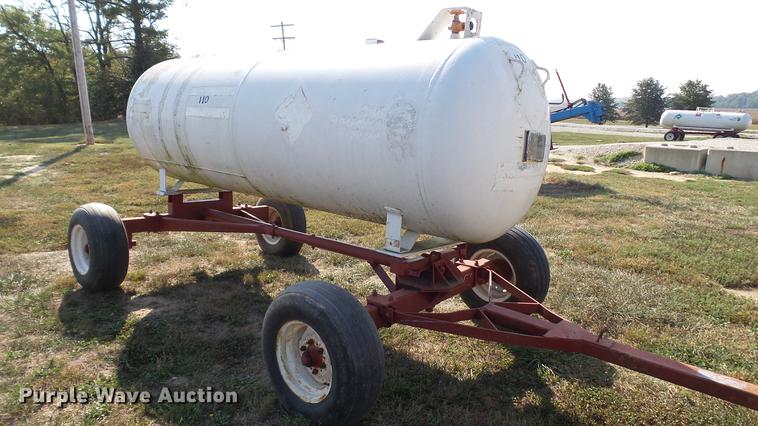 image for item DC2540 Anhydrous ammonia nurse tank