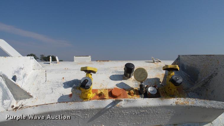 image for item DC2540 Anhydrous ammonia nurse tank