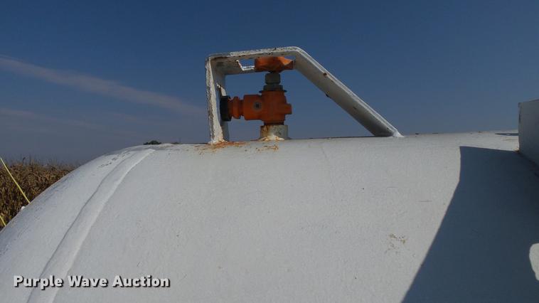 image for item DC2540 Anhydrous ammonia nurse tank