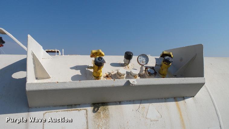 image for item DC2541 Anhydrous ammonia nurse tank