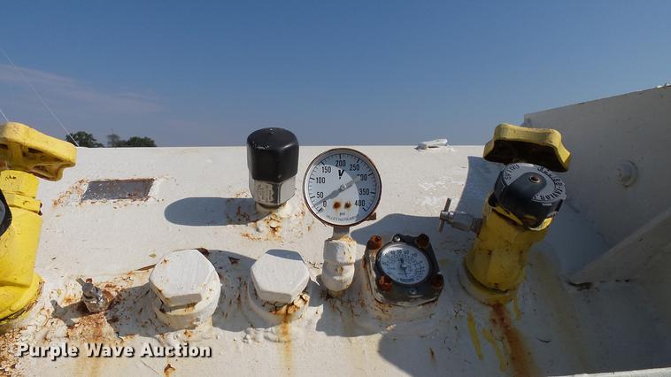 image for item DC2541 Anhydrous ammonia nurse tank