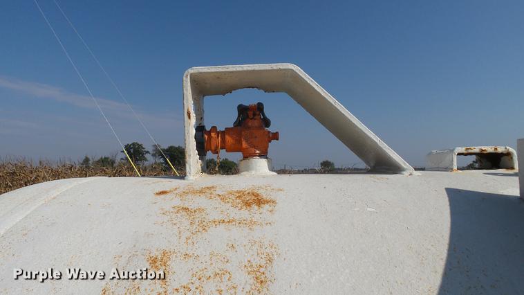 image for item DC2541 Anhydrous ammonia nurse tank