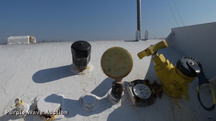 image for item DC2542 Anhydrous ammonia nurse tank