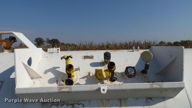 image for item DC2543 Anhydrous ammonia nurse tank