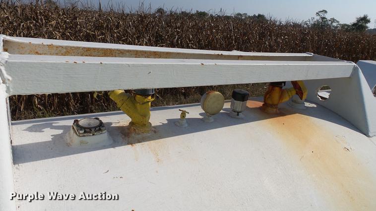 image for item DC2544 Anhydrous ammonia nurse tank