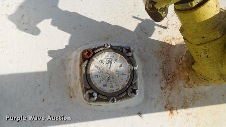 image for item DC2544 Anhydrous ammonia nurse tank