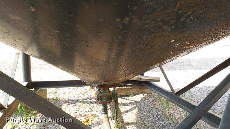 image for item DC2545 Poly cone bottom tank