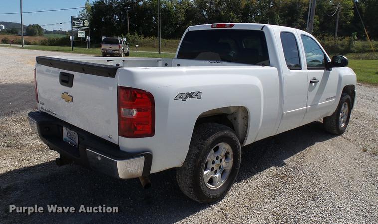 image for item DC2549 2008 Chevrolet Silverado 1500 Ext. Cab pickup truck